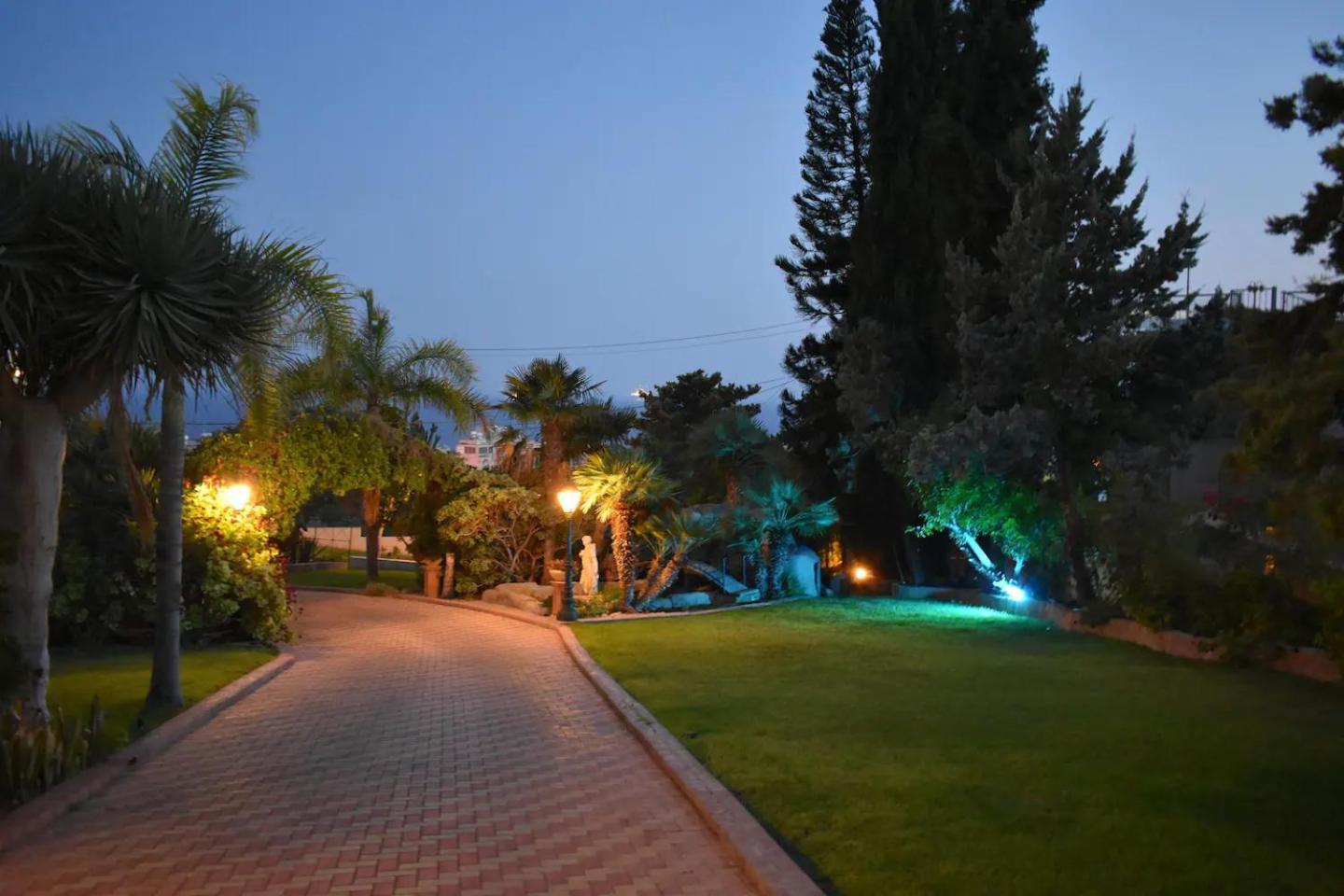 Olive Tree Apartments Лимасол Экстерьер фото